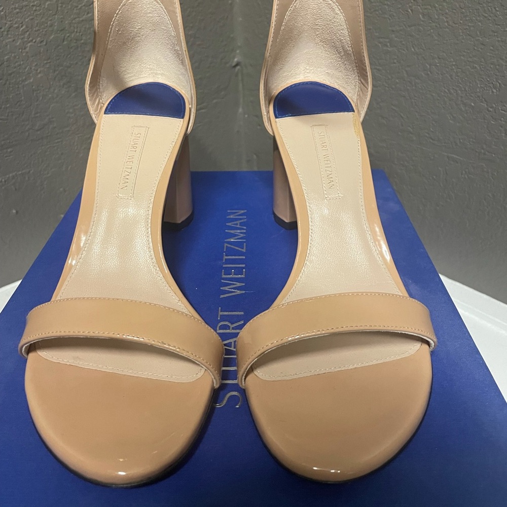 Stuart weitzman 75less nudist, in Adobe cristal. Size 7. Like new condition.